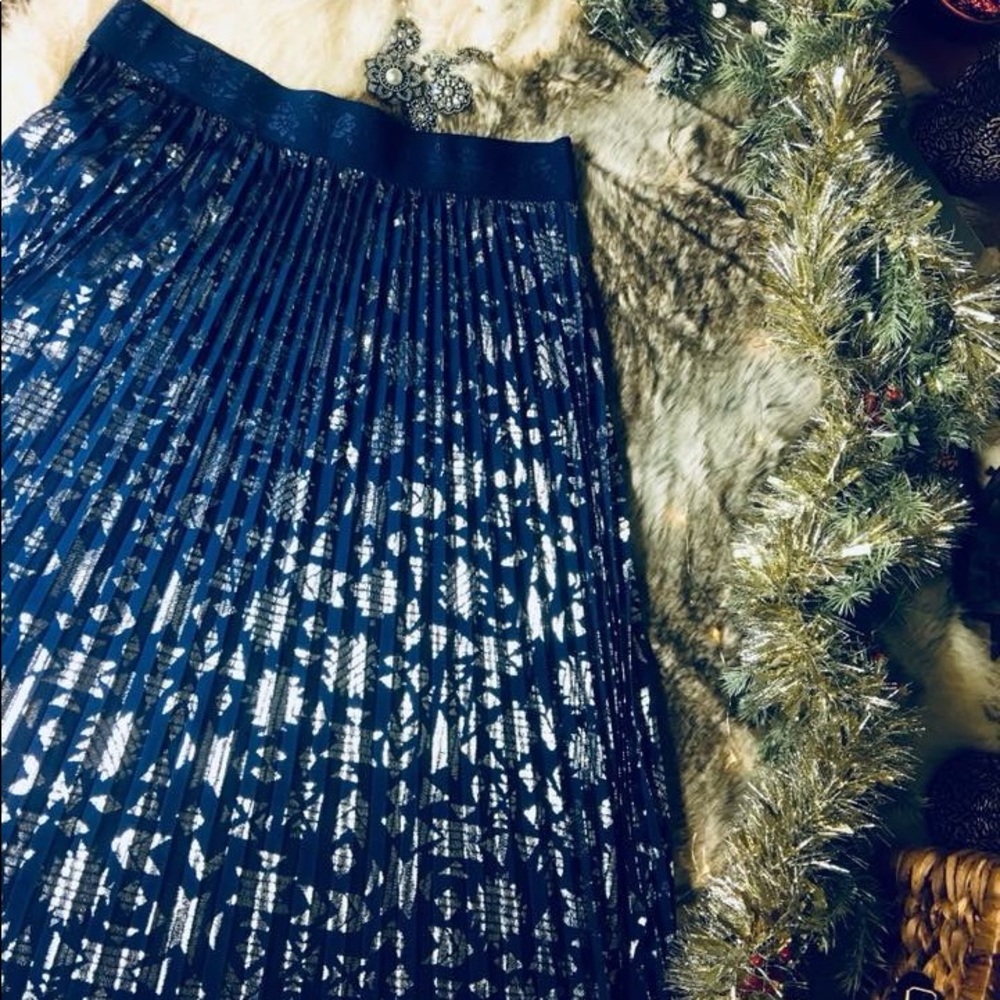 Lularoe Elegant pleated Jill Skirt